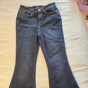 Judy Blue Sz 9 Flare Jeans Womens EUC Lightly Distressed Top of Pockets Hem NICE
